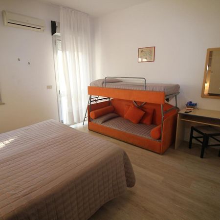 Hotel Firenze Caorle Dış mekan fotoğraf